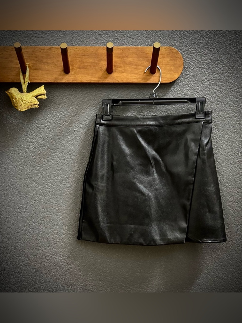 🖤2/$50🖤 SADIE & SAGE EUC Black Faux Leather Mini Skirt with wrap, styling